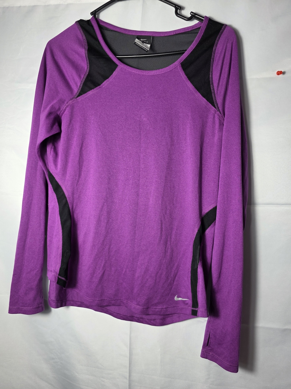 Nike Women’s Purple Long-Sleeve Athletic Top with Black Mesh Panels Medium Y2K